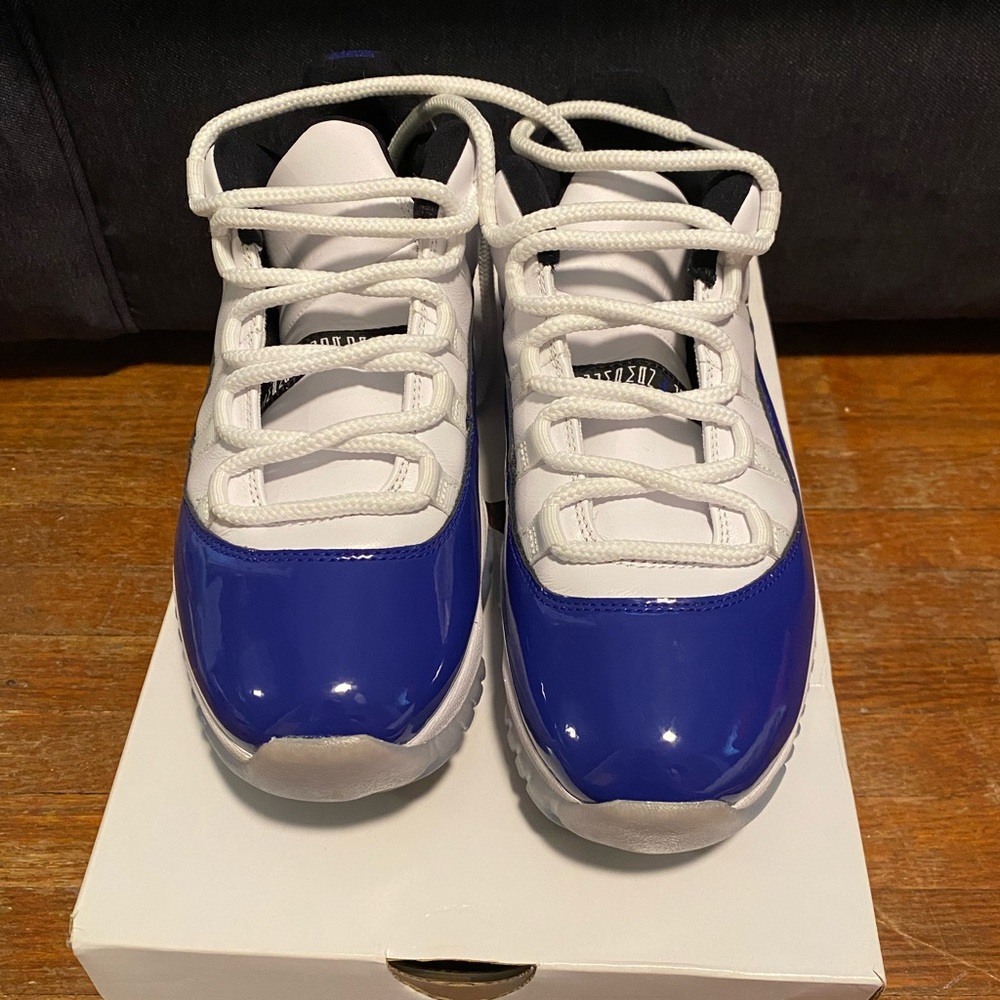 Air Jordan 11 Retro Low White, Black & Concord